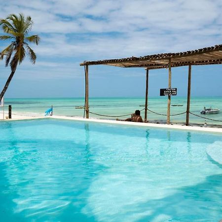 Red Monkey Beach Lodge Джамбиани Екстериор снимка