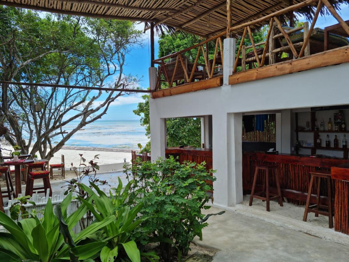 Red Monkey Beach Lodge Джамбиани Екстериор снимка