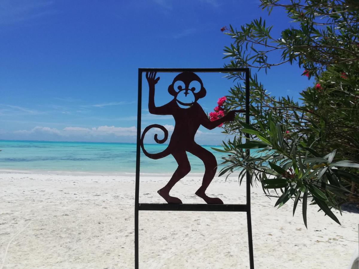 Red Monkey Beach Lodge Джамбиани Екстериор снимка