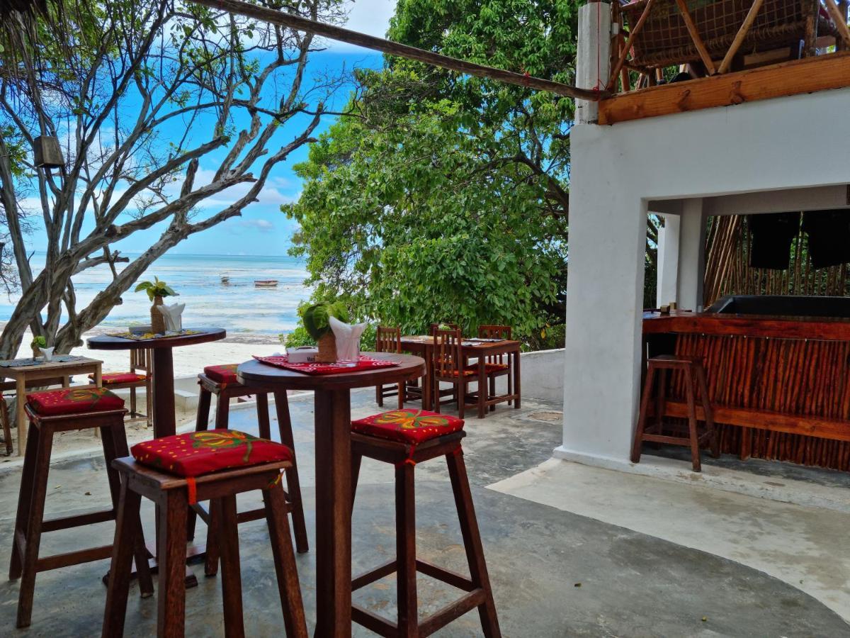 Red Monkey Beach Lodge Джамбиани Екстериор снимка