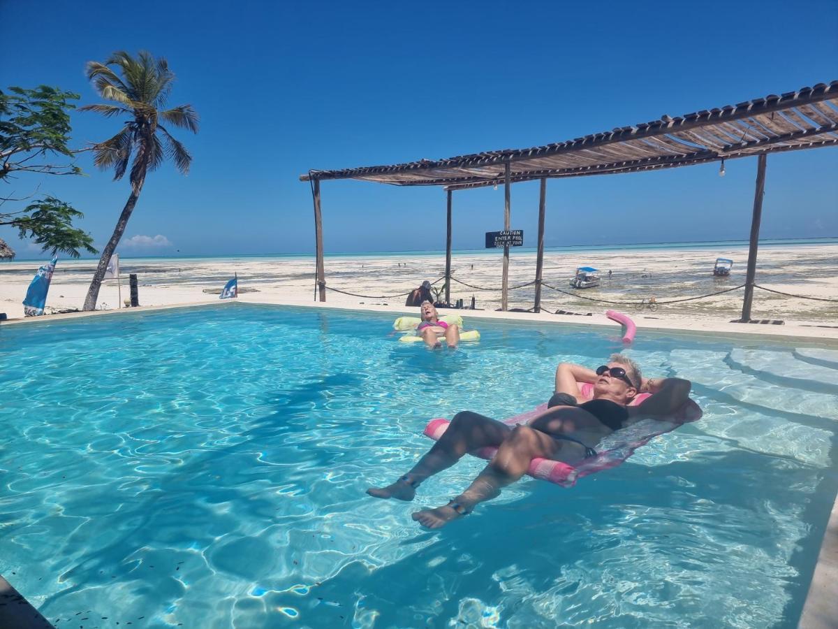 Red Monkey Beach Lodge Джамбиани Екстериор снимка
