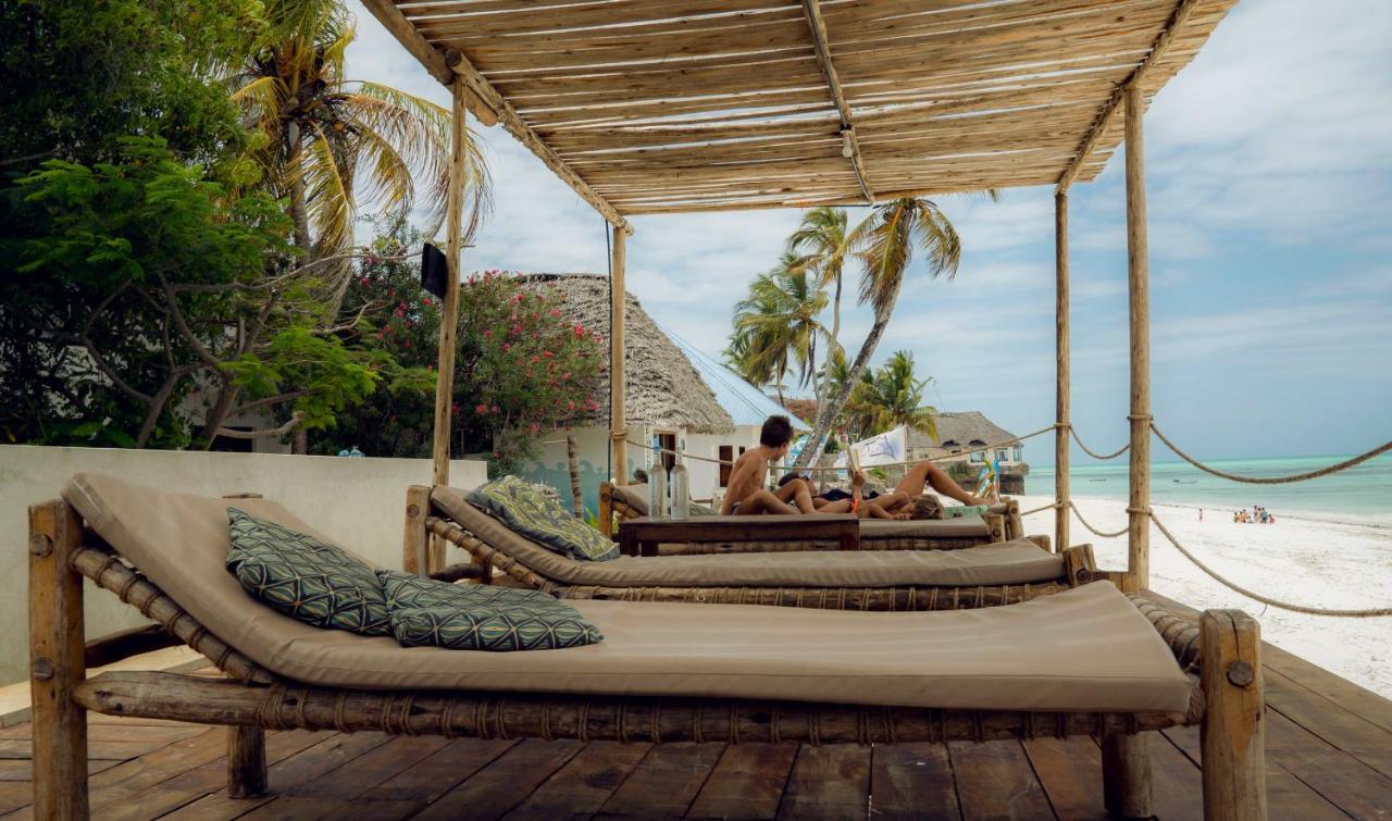 Red Monkey Beach Lodge Джамбиани Екстериор снимка