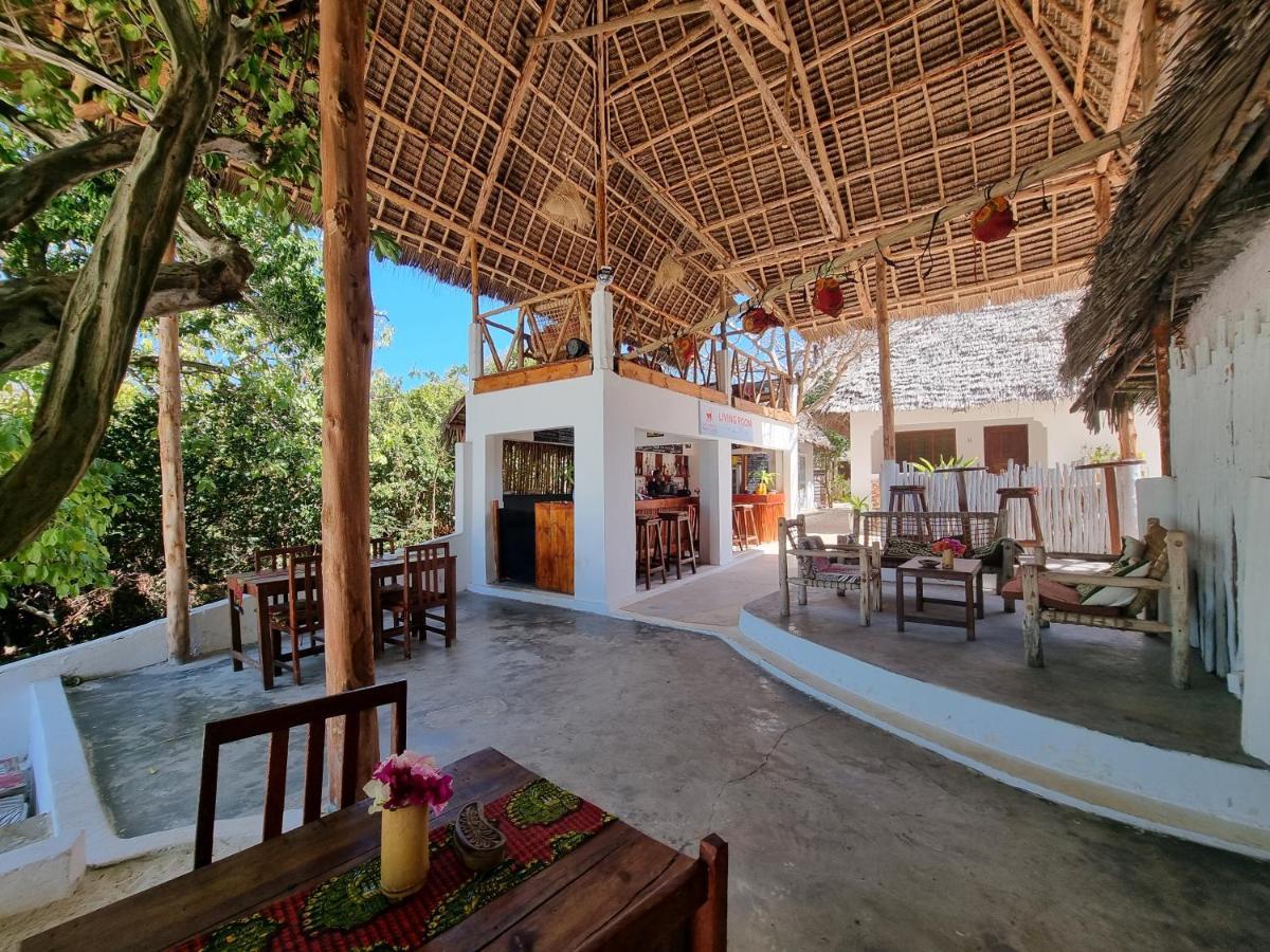 Red Monkey Beach Lodge Джамбиани Екстериор снимка