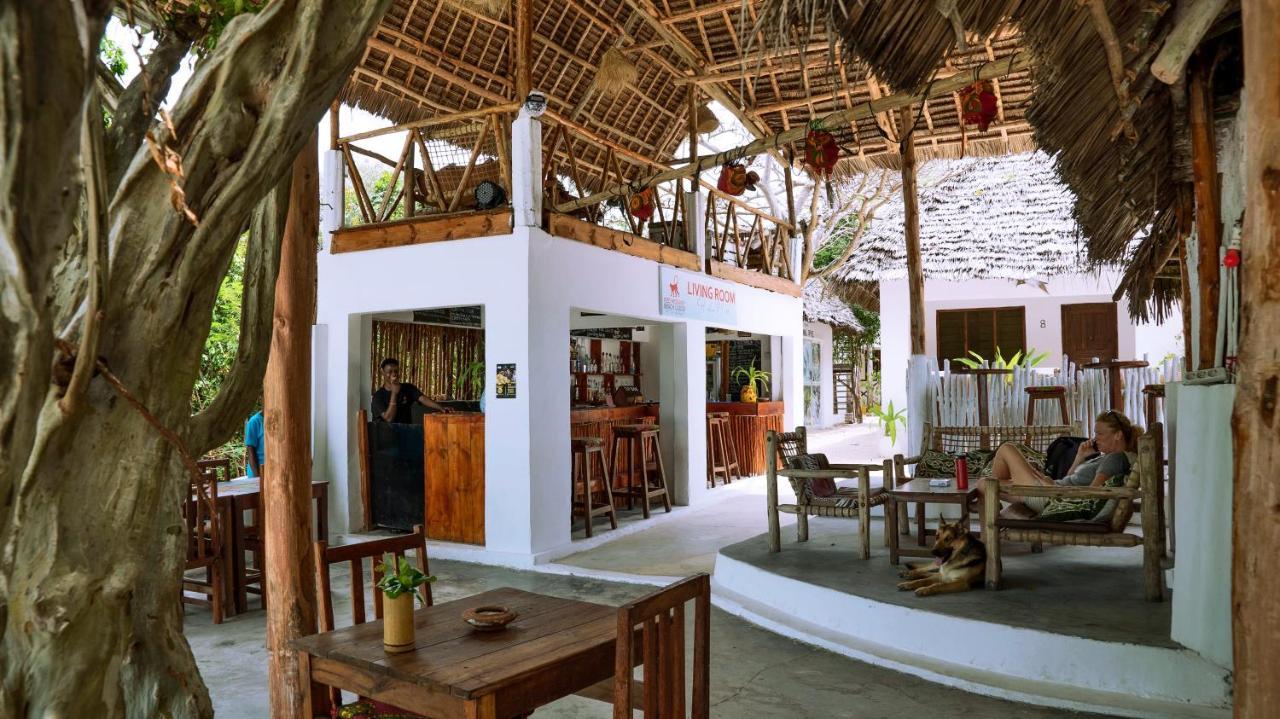Red Monkey Beach Lodge Джамбиани Екстериор снимка