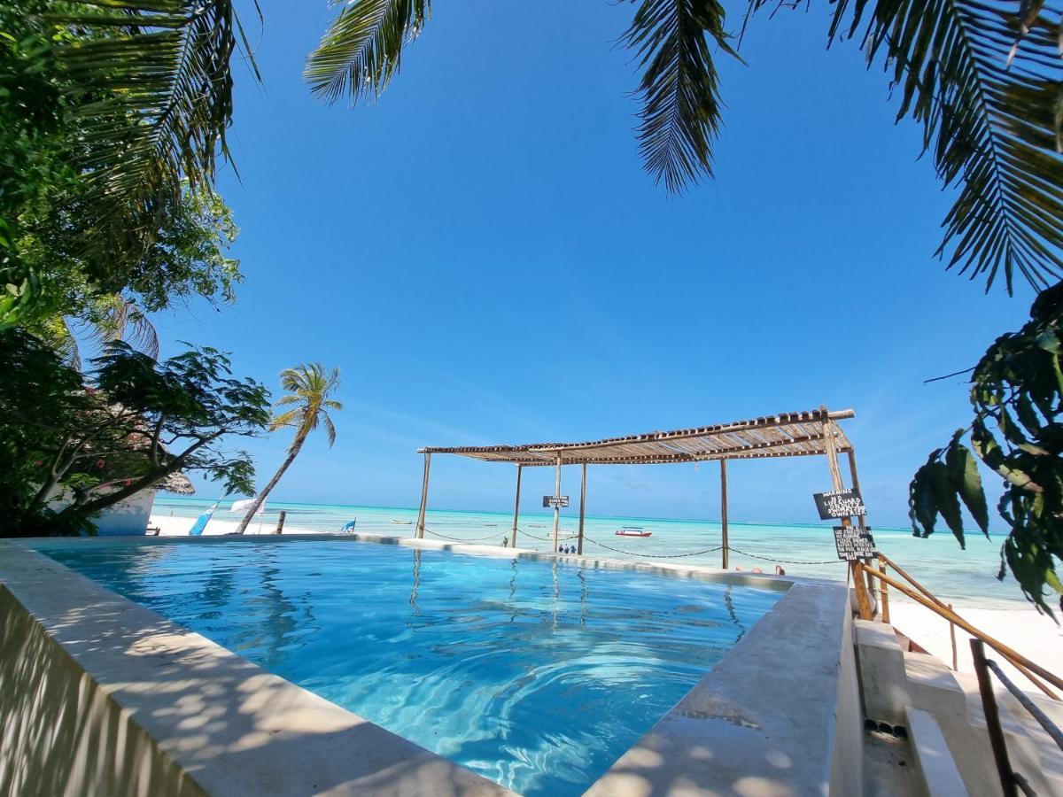 Red Monkey Beach Lodge Джамбиани Екстериор снимка