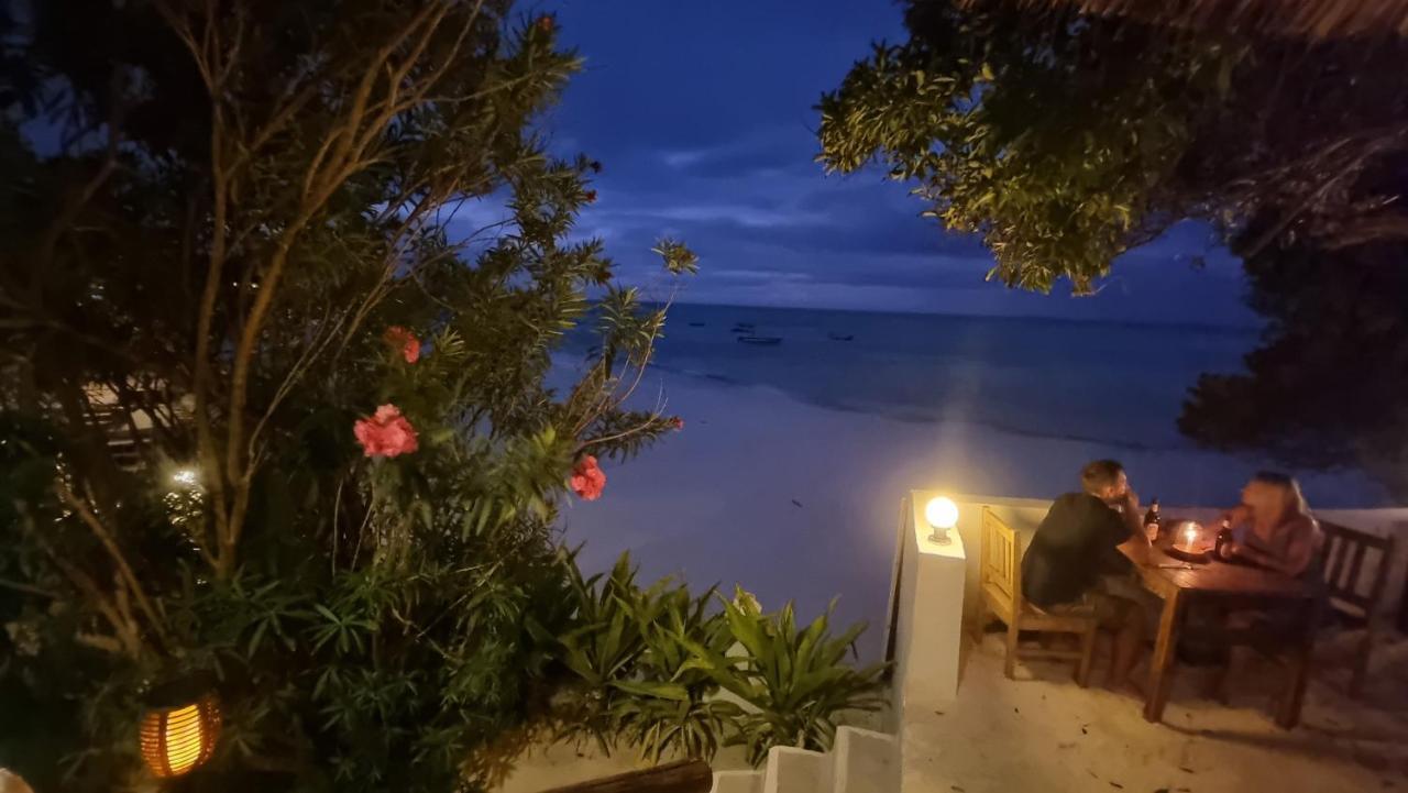 Red Monkey Beach Lodge Джамбиани Екстериор снимка