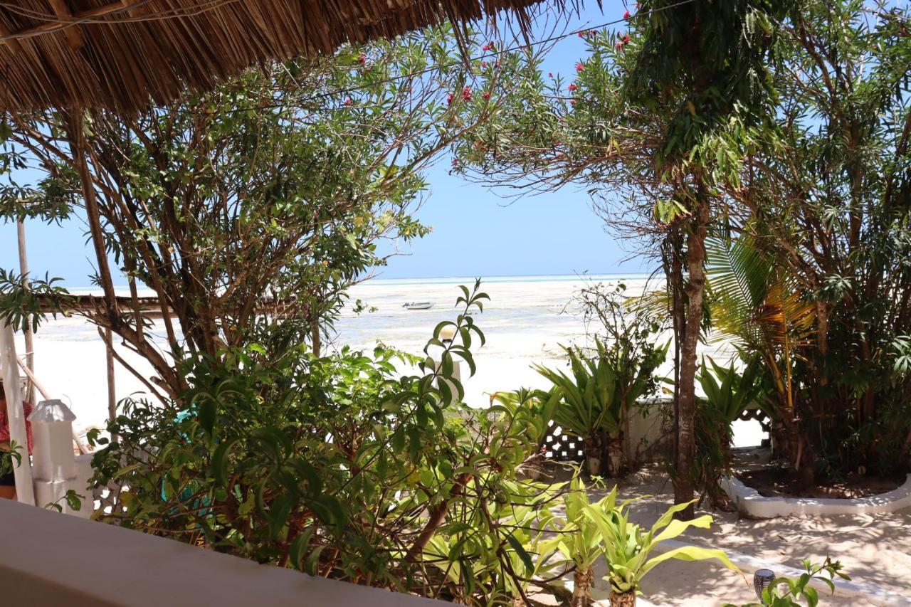 Red Monkey Beach Lodge Джамбиани Екстериор снимка