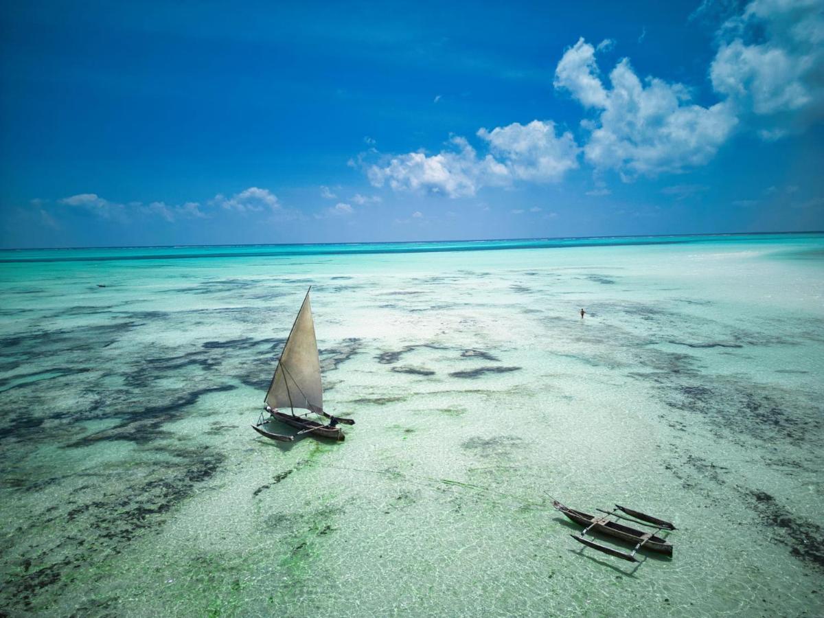 Red Monkey Beach Lodge Джамбиани Екстериор снимка