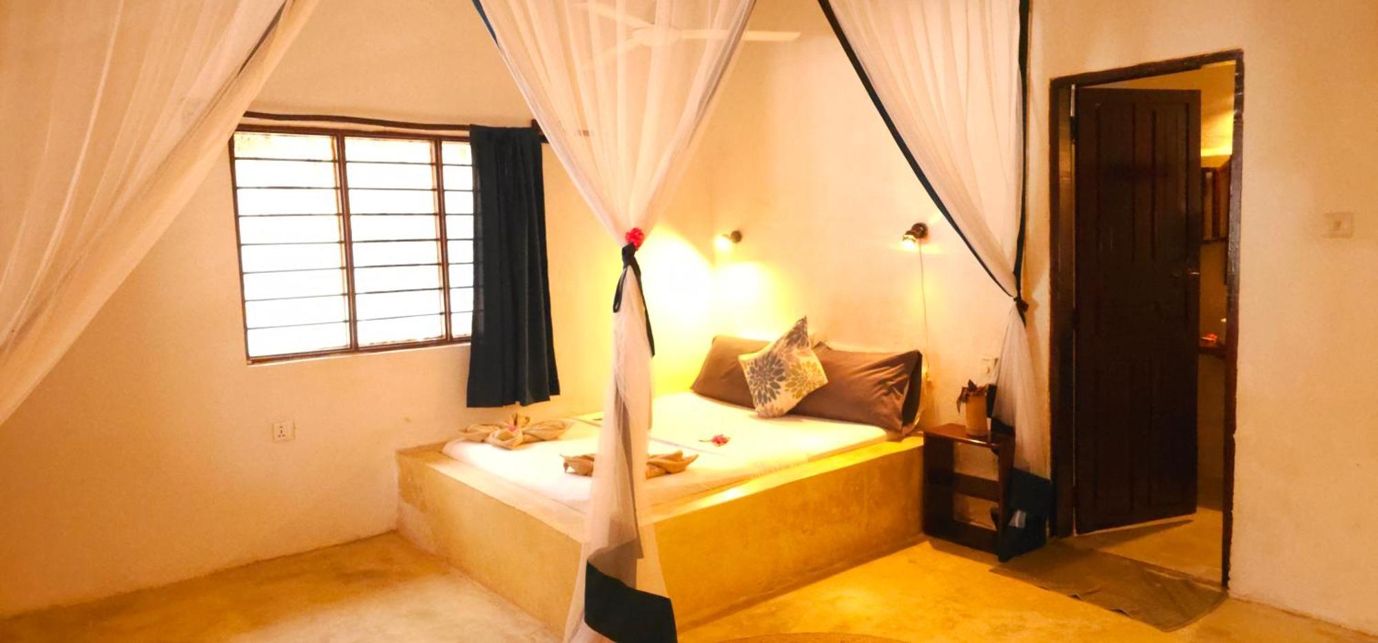 Red Monkey Beach Lodge Джамбиани Екстериор снимка